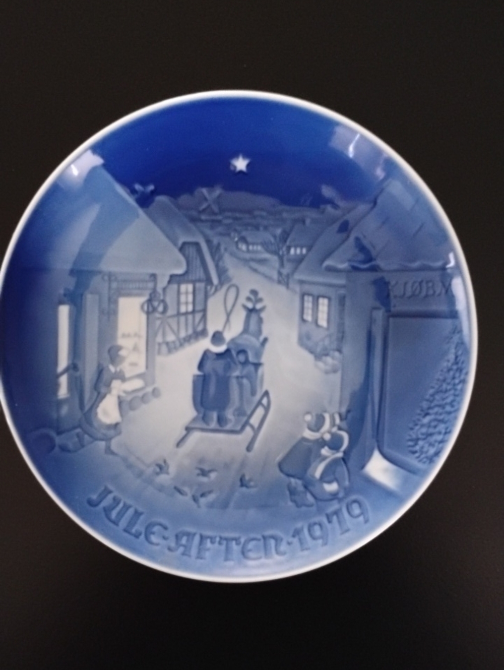 1979 Bing & Grondahl White Christmas 7" Porcelain Plate Jule Aften